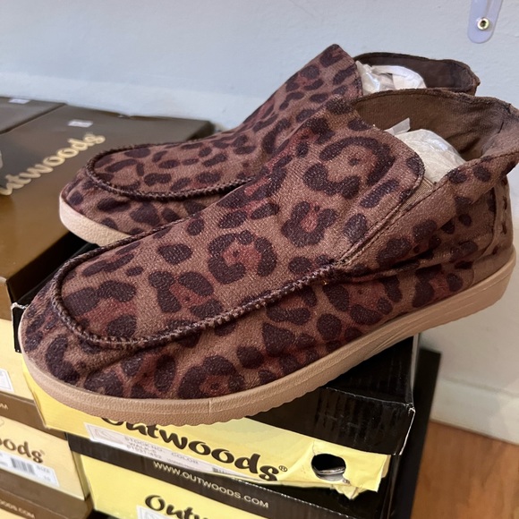 Slip on High top Chocolate Leopard - Picture 2 of 3